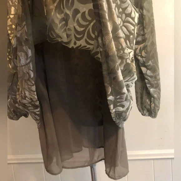 Simply Elegant Women Stylish Embossed Velvet Floral Leaves Design Blouse… - Picture 5 of 11